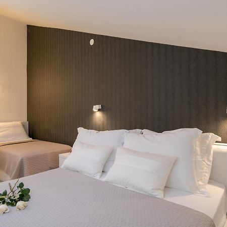 Apartments And Rooms With Parking Space Rogoznica - 10339 Rum bild