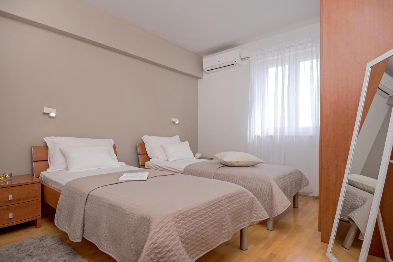 Apartments And Rooms With Parking Space Rogoznica - 10339 Exteriör bild