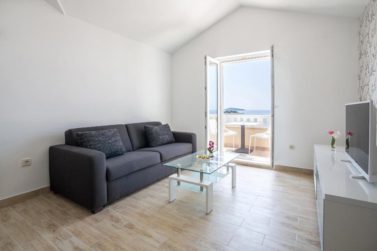 Apartments And Rooms With Parking Space Rogoznica - 10339 Exteriör bild