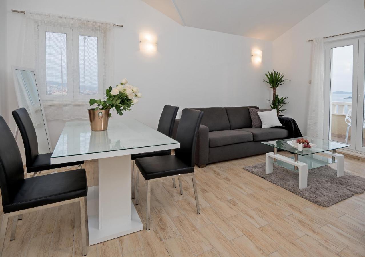 Apartments And Rooms With Parking Space Rogoznica - 10339 Exteriör bild