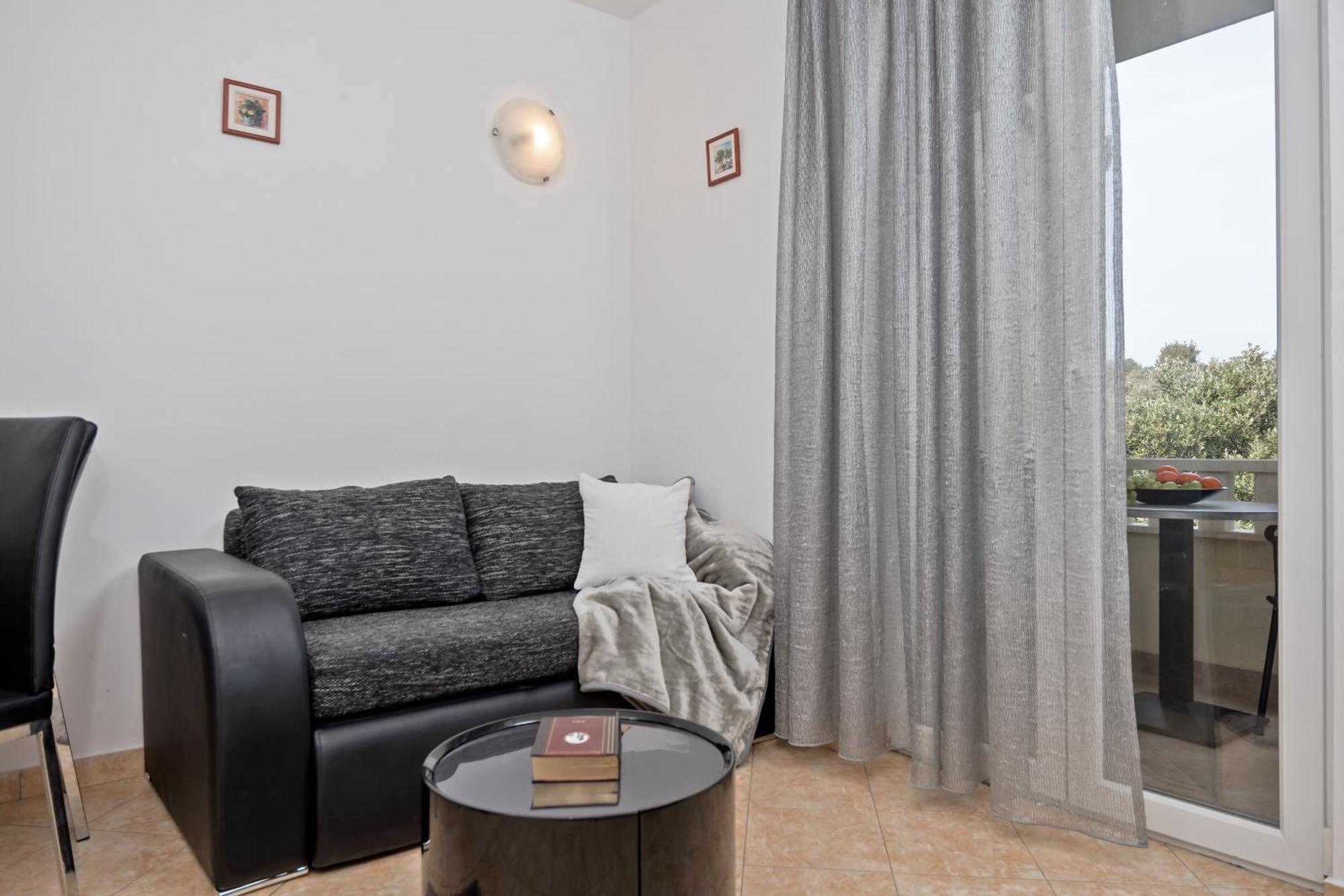 Apartments And Rooms With Parking Space Rogoznica - 10339 Rum bild